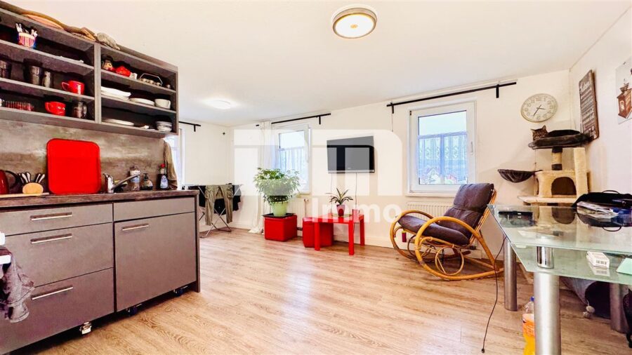 Modernes 2 Zimmer Apartment in umfassend saniertem Fachwerkhaus in gesuchter Lage - Wohn / Esszimmer / Offene Küche + Pantry